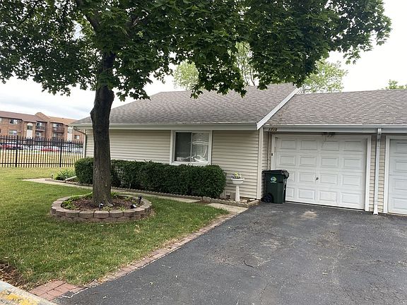 2nd image of 1710 E Shannon Ln
