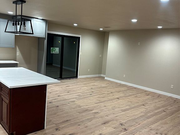 4th image of 3902 Glenwood Dr