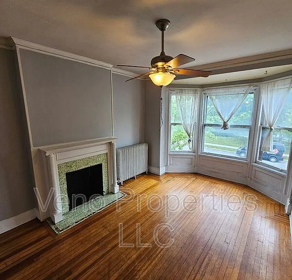 594 Madison Ave #2F — Photo 3
