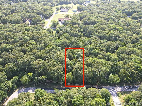 3rd image of 1370 Oak Ridge Dr