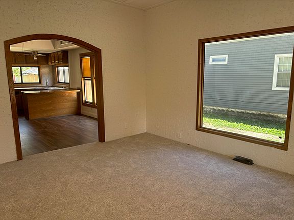 2nd image of 1006 S Emporia Ave