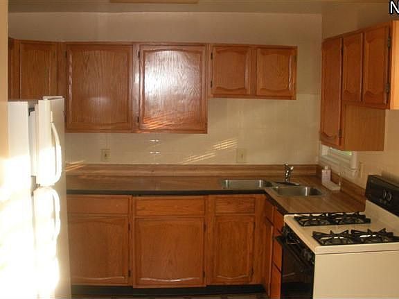 5th image of 2233 Buena Vista Dr