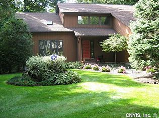 8213 Verbeck Dr, Manlius, NY 13104