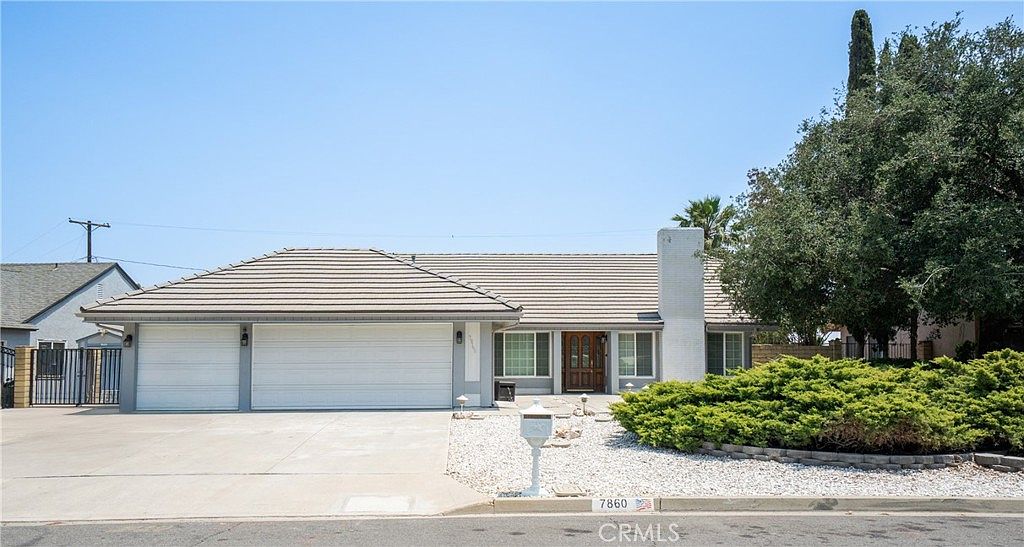 shuページ 7860 Standish Ave, Riverside, CA 92509 | Zillow