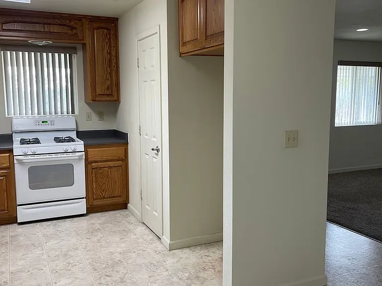5463 Deschutes Rd — Photo 12