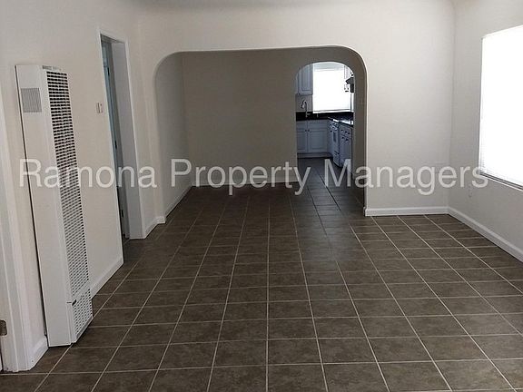 3rd image of 3537 Meeker Ave
