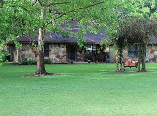 1705 Colony Ln, Angleton, TX 77515