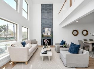 300 Narcissus Rd, Clear Lake Shores, TX 77565