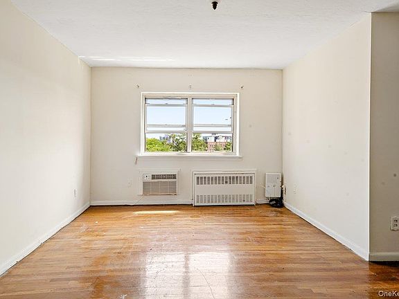 4th image of 20 Secor Place #6B