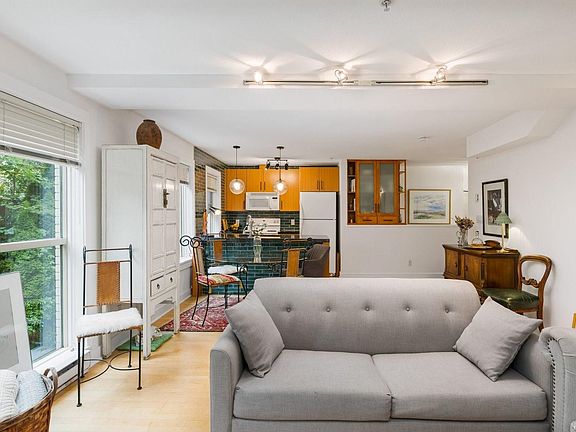 4th image of 1155 Yates St #208