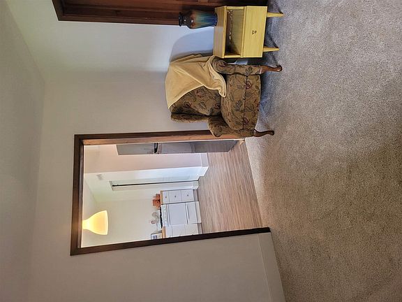 5th image of 415 17th Ave