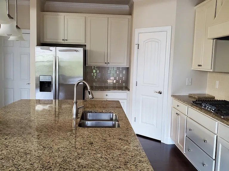 412 Daylin Dr — Photo 7