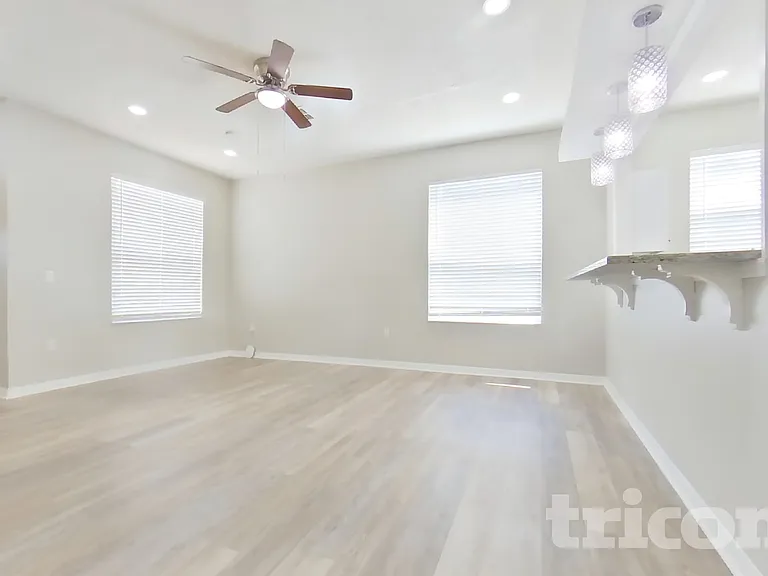 408 E Idlewild Ave — Photo 2