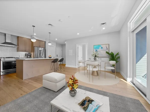 1650 Commonwealth Ave Unit 205, Brighton, MA 02135