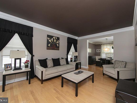 5th image of 642 Bainbridge Dr