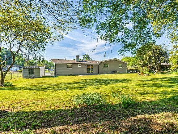 2nd image of 248 Sharon Cir