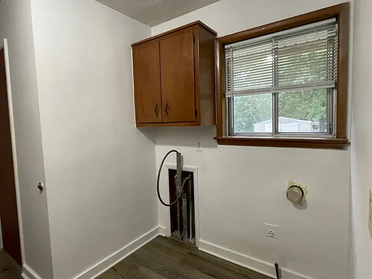 2716 E Linwood St — Photo 6