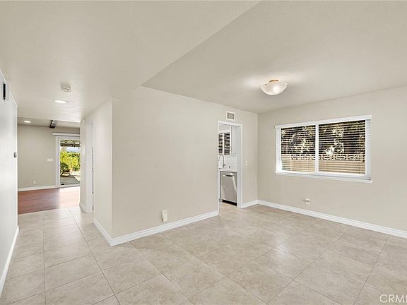 4th image of 1523 E Baldwin Ave