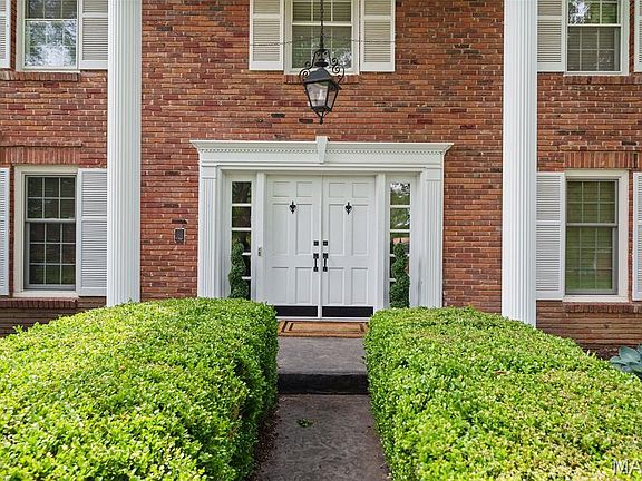 4th image of 153 Bon Chateau Dr