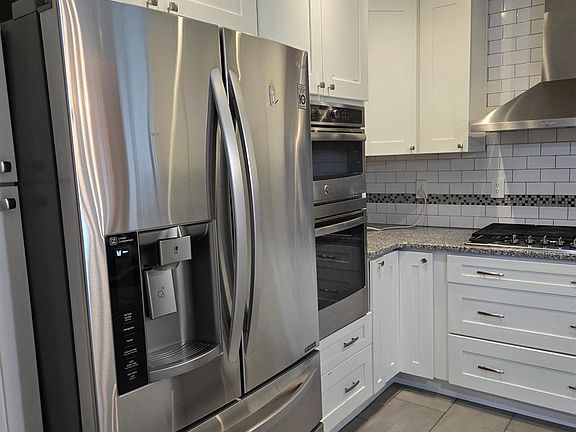 5th image of 19 Dorchester Dr