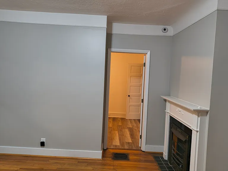 1440 Larchmont Ave #UPPER — Photo 7