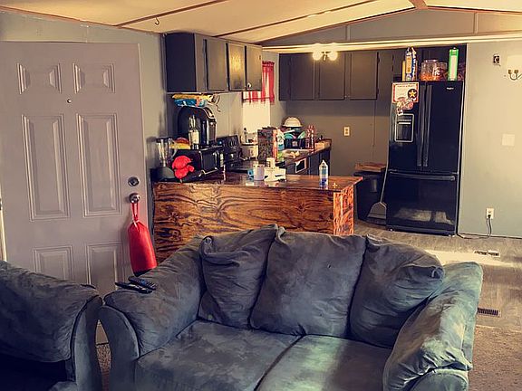 3rd image of 92 Carlisle Ln