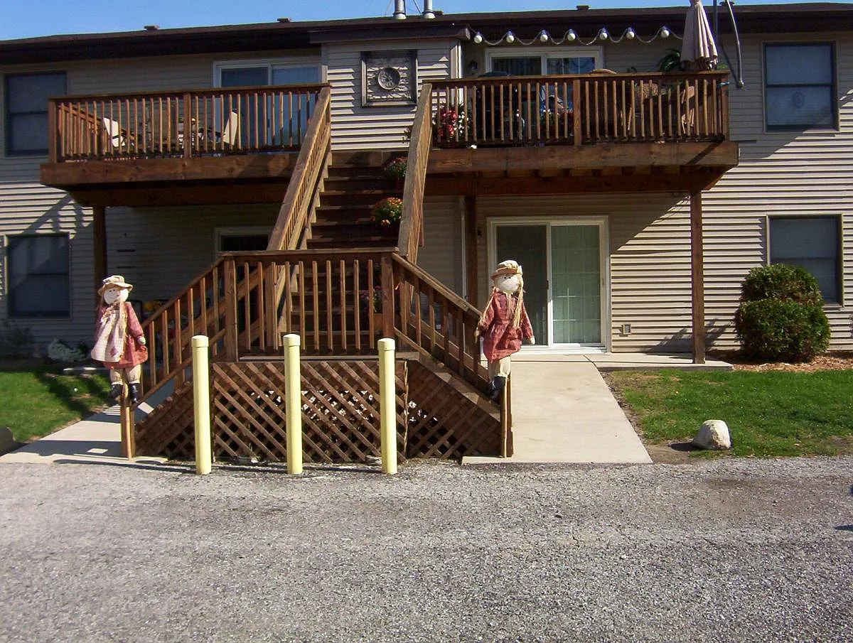 Building Photo - 2211 Sturdy Rd