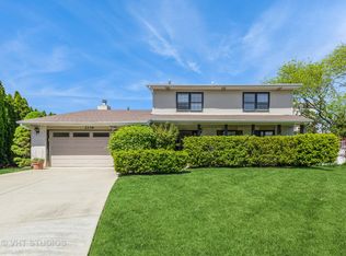 2339 N James Ct, Arlington Heights, IL