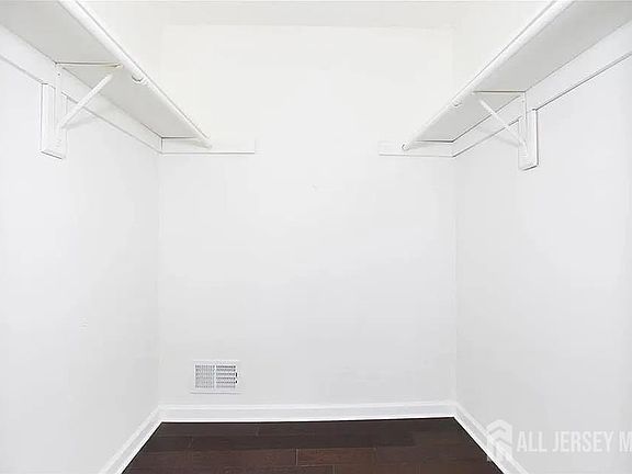 3rd image of 155 Darwin Ln