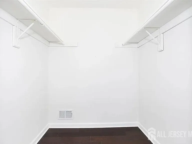 155 Darwin Ln — Photo 3