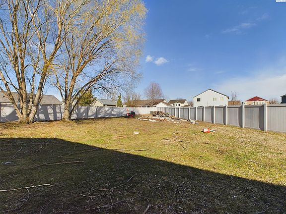 4th image of 6212 Salmon Dr