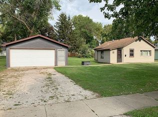 409 Williams St, Henry, IL 61537
