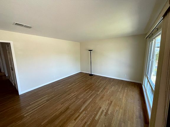 3rd image of 41725 Olympus Ave