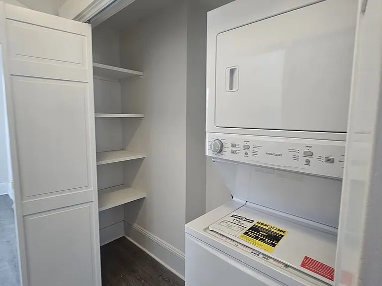 2949 Fairfield Ave #2 — Photo 10