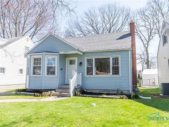 3rd image of 4856 Leamington Ave