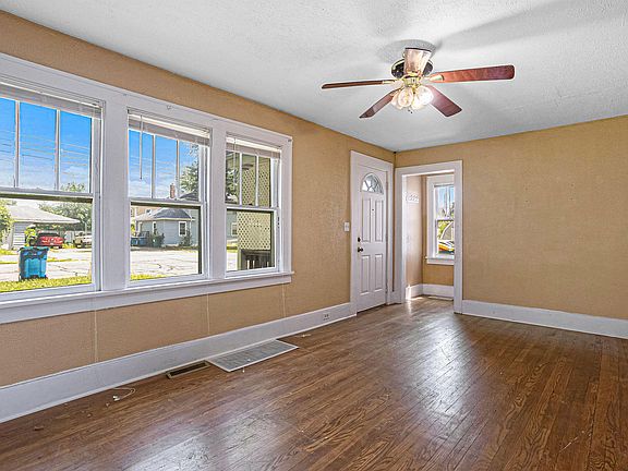 5th image of 224 Highland Ave