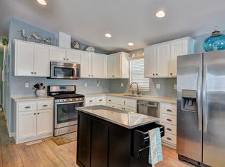 16422 Makaha Ln, Huntington Beach, CA 92649
