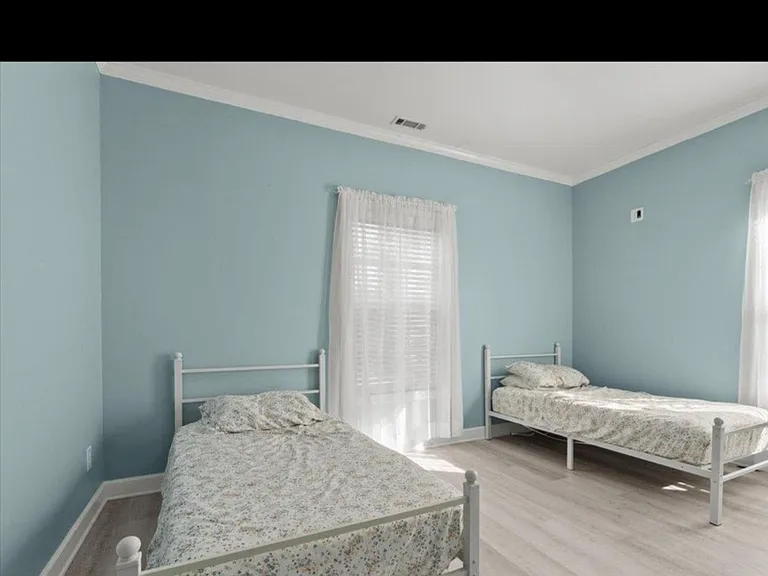 528 Azalea Dr — Photo 9