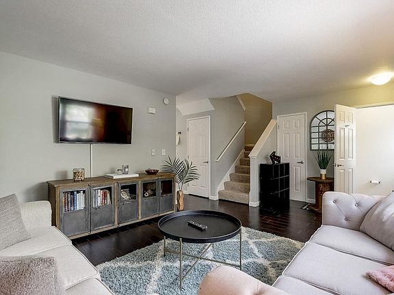 5th image of 2029 E San Antonio St