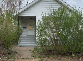1831 W 5th St, Davenport, IA 52802