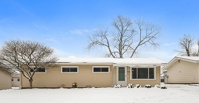 1st image of 8975 Cambridge Dr