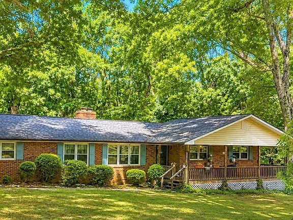 2nd image of 3931 Green Dr