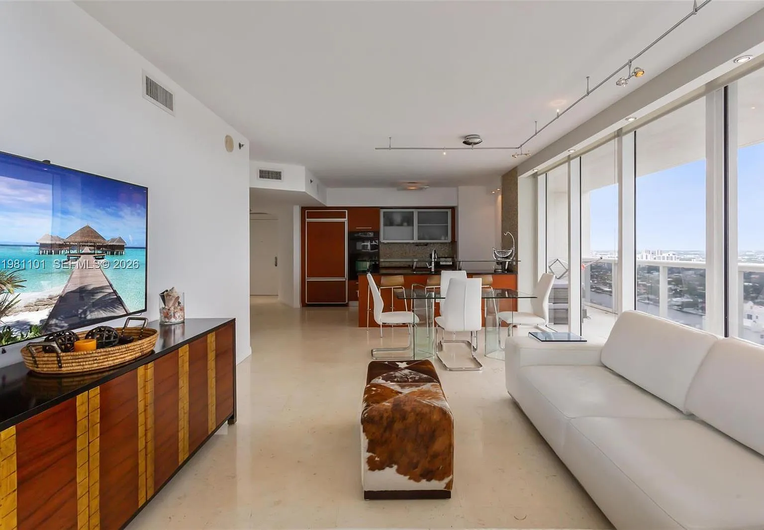 Beach Club Two Condo — Photo 2