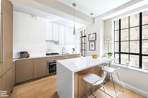 1st image of 333 W 56th St APT 3N