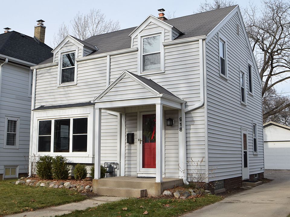 1st image of 918 E Meadow Pl