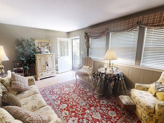 4th image of 128 Cherokee Cir