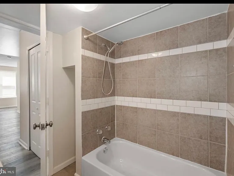 2429 N 10th St #2 — Photo 19