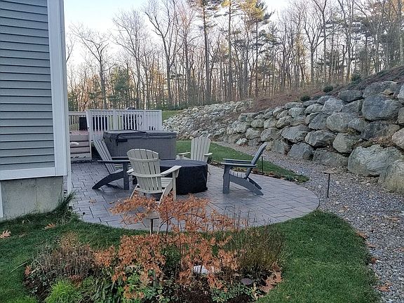 Patio & hot tub