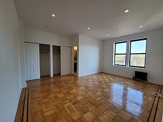 Rented by R New York