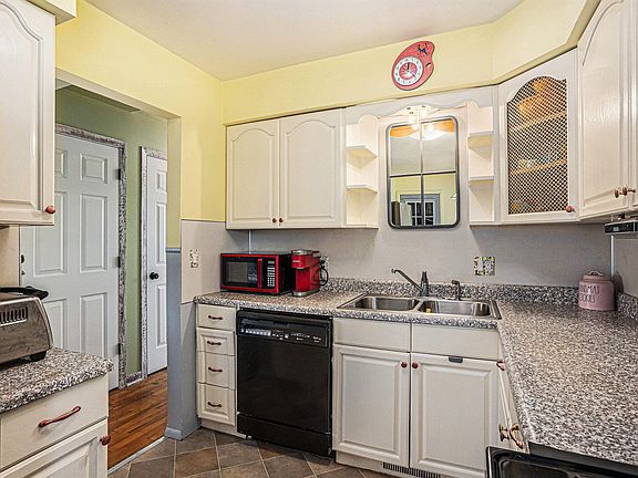 5th image of 4160 Janet Dr